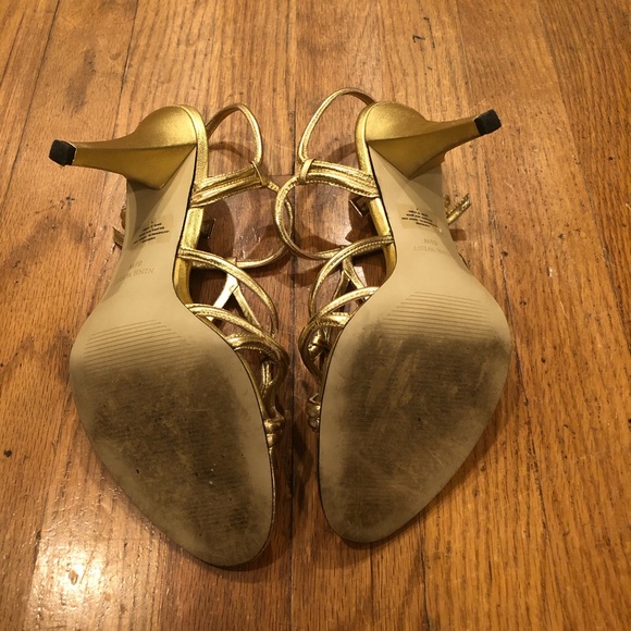Nine West. Size 8.5. Gold heels. - Picture 3 of 4